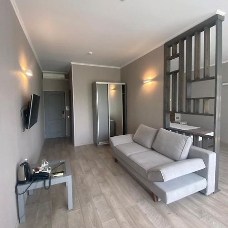 Pallada Hotel Тернополь Экстерьер фото
