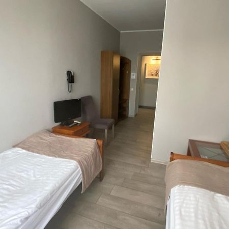 Pallada Hotel Тернополь Экстерьер фото