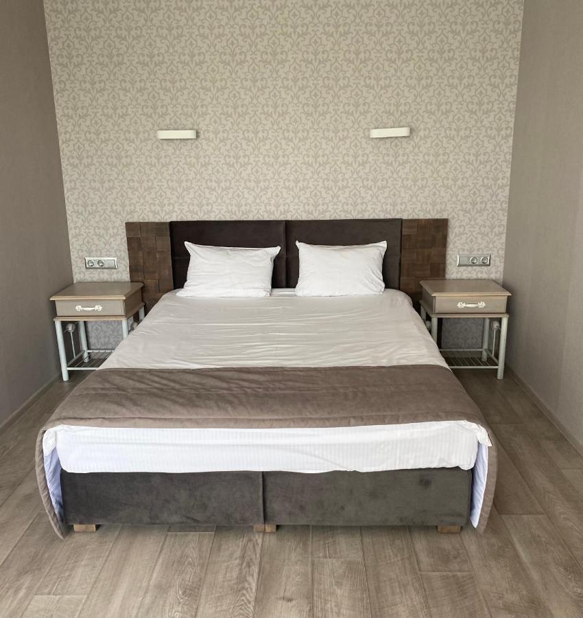 Pallada Hotel Тернополь Экстерьер фото