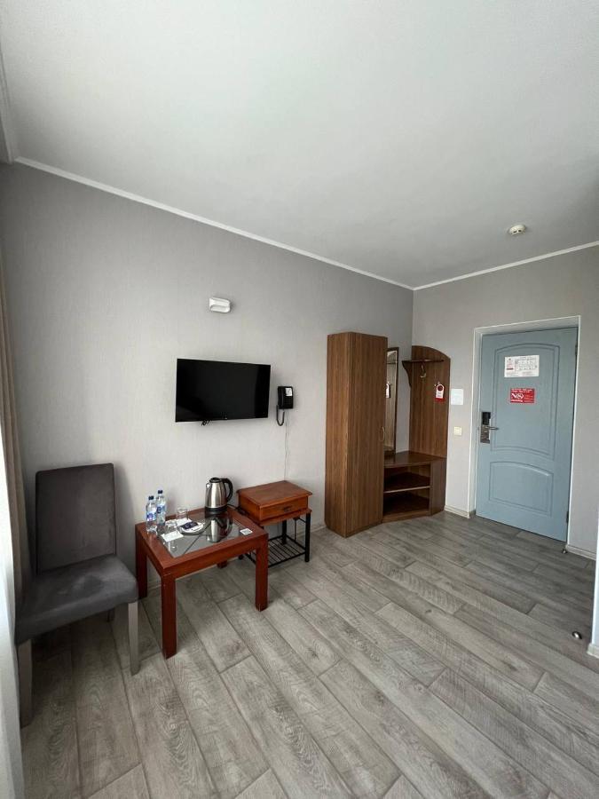 Pallada Hotel Тернополь Экстерьер фото