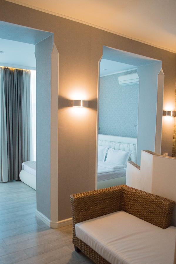 Pallada Hotel Тернополь Экстерьер фото