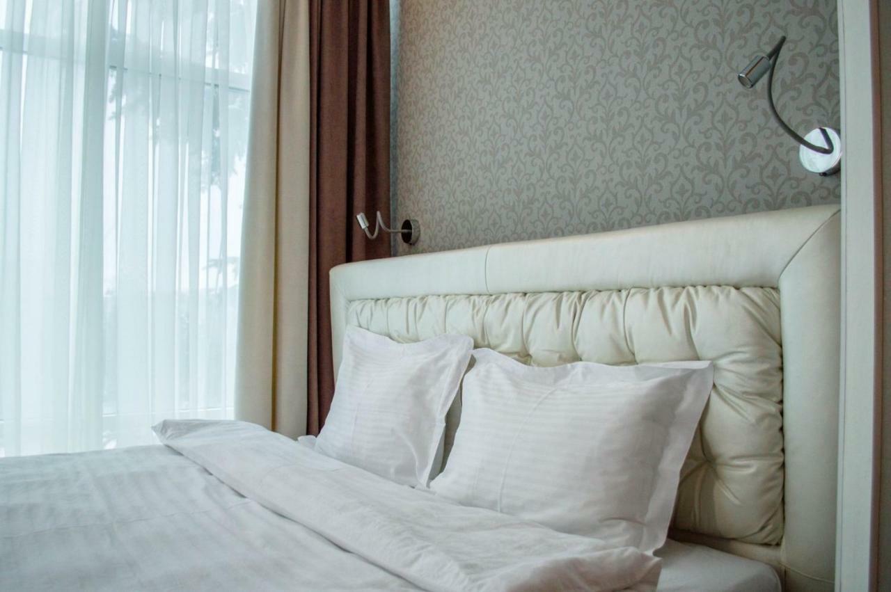 Pallada Hotel Тернополь Экстерьер фото